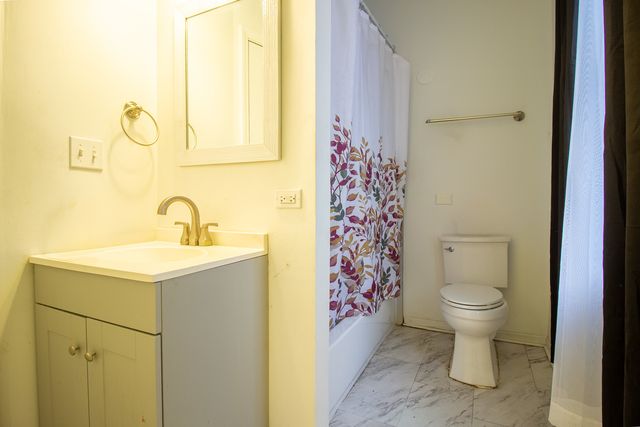 678 Douglas Avenue, Calumet City, IL 60409