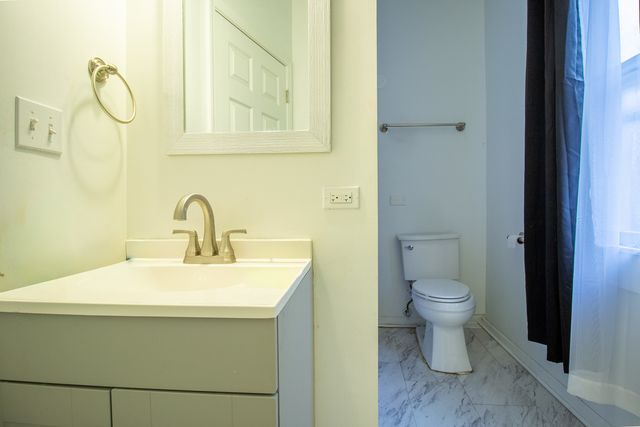 678 Douglas Avenue, Calumet City, IL 60409