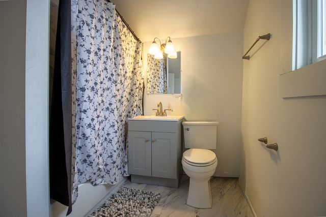 678 Douglas Avenue, Calumet City, IL 60409