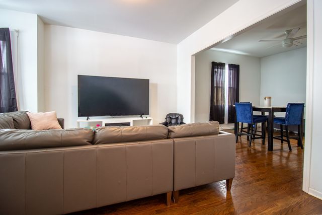 678 Douglas Avenue, Calumet City, IL 60409