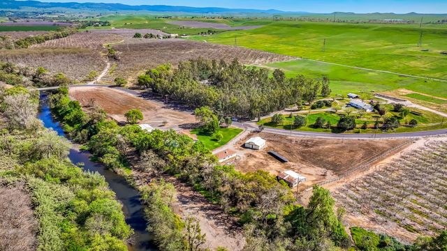 9985-9999 N Shelton Rd, Linden, CA 95236