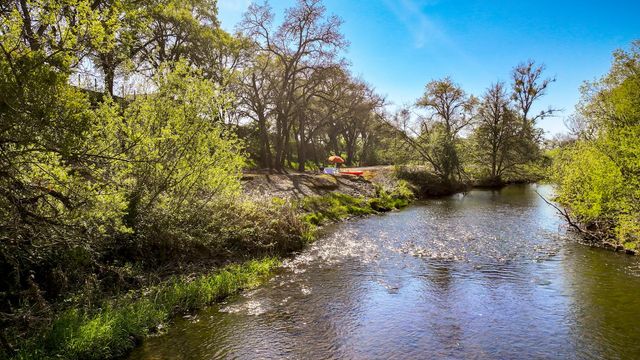 9985-9999 N Shelton Rd, Linden, CA 95236