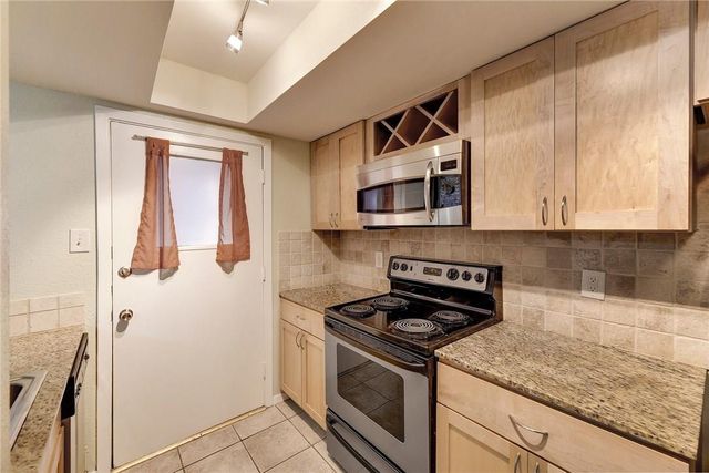 3627 Menchaca RD 215, Austin, TX 78704