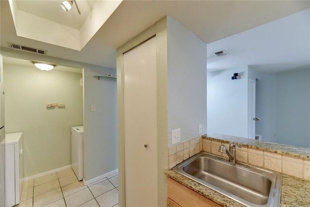 3627 Menchaca RD 215, Austin, TX 78704