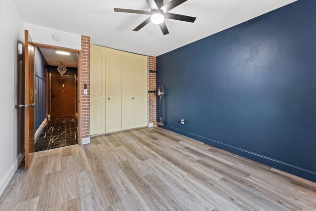 2700 Oxford Street N 101, Roseville, MN 55113