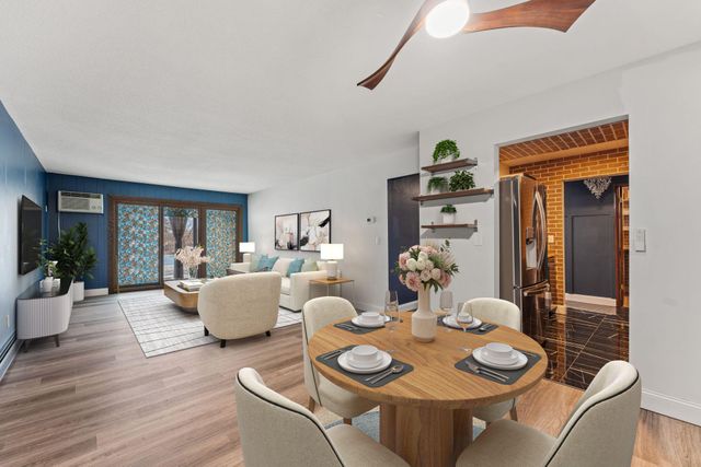 2700 Oxford Street N 101, Roseville, MN 55113