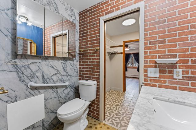 2700 Oxford Street N 101, Roseville, MN 55113