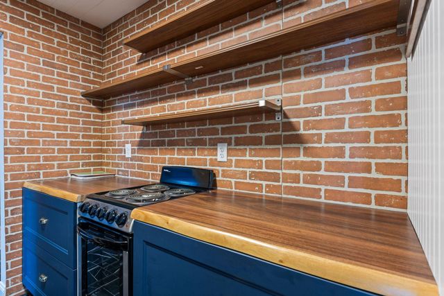 2700 Oxford Street N 101, Roseville, MN 55113