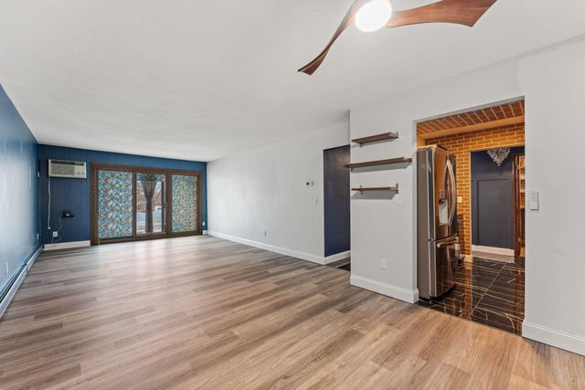 2700 Oxford Street N 101, Roseville, MN 55113