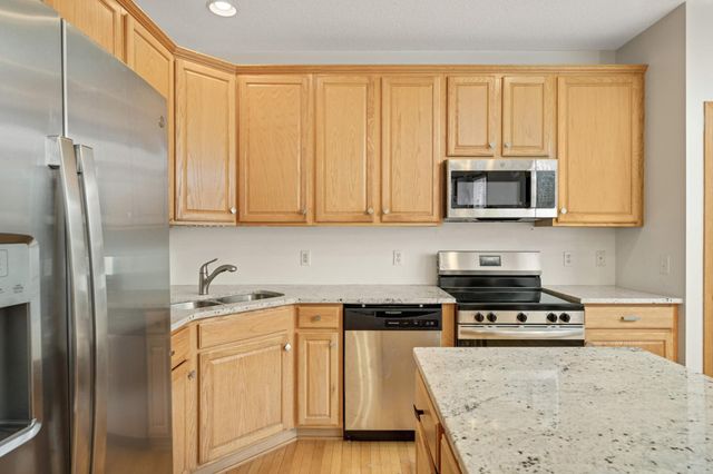 15767 Porchlight Lane, Eden Prairie, MN 55347