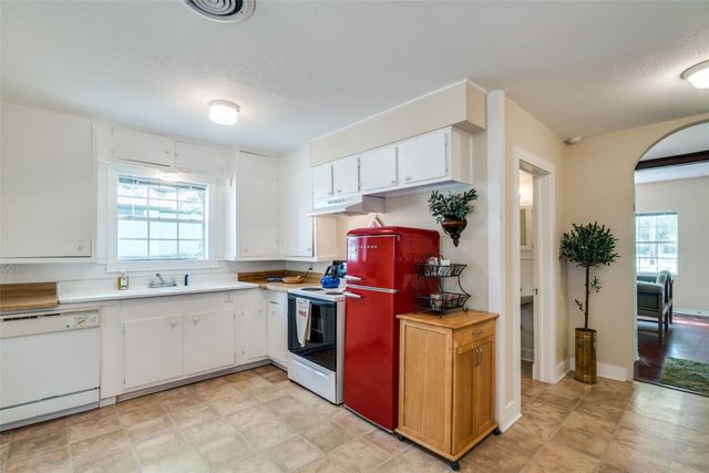 221 Pine Drive, Southlake, TX 76092