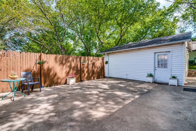 221 Pine Drive, Southlake, TX 76092