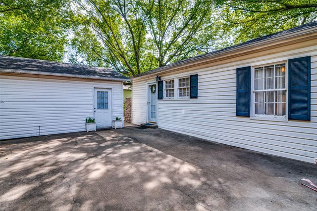 221 Pine Drive, Southlake, TX 76092