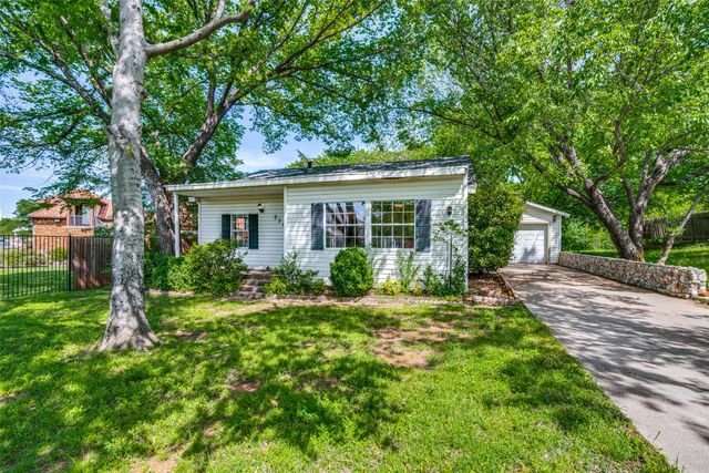 221 Pine Drive, Southlake, TX 76092