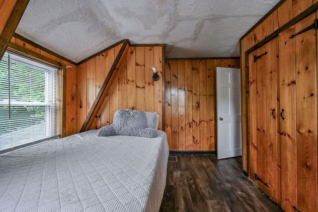 31 Emery St, Holbrook, MA 02343