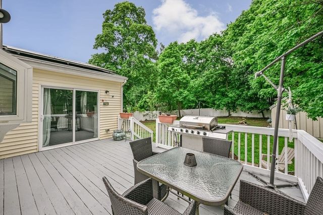 31 Emery St, Holbrook, MA 02343