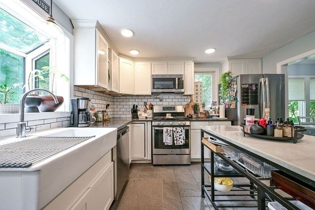 31 Emery St, Holbrook, MA 02343