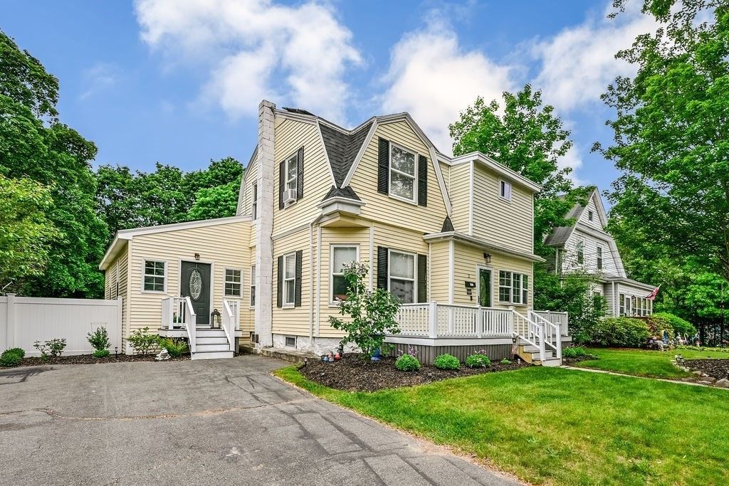 31 Emery St, Holbrook, MA 02343