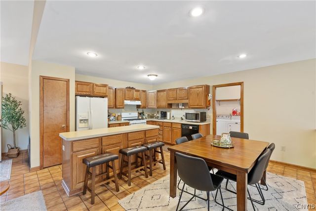 6147 Palm Summit Circle, Cicero, NY 13039