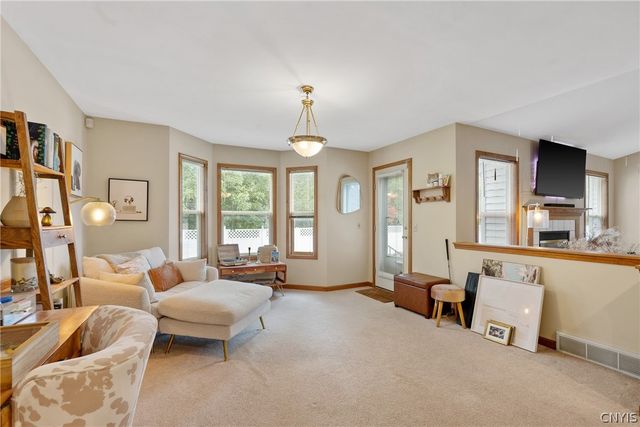6147 Palm Summit Circle, Cicero, NY 13039
