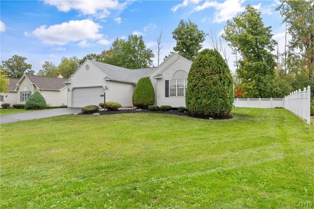 6147 Palm Summit Circle, Cicero, NY 13039