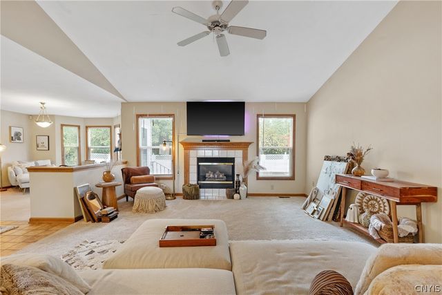 6147 Palm Summit Circle, Cicero, NY 13039