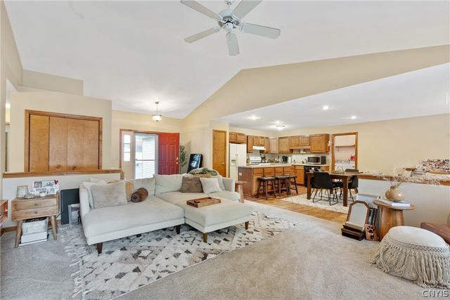 6147 Palm Summit Circle, Cicero, NY 13039