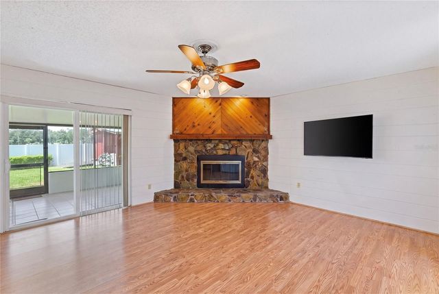 1105 LENNA AVENUE, Seffner, FL 33584