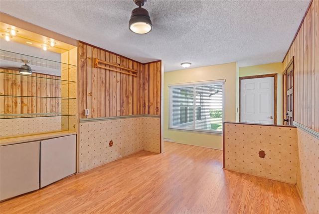 1105 LENNA AVENUE, Seffner, FL 33584