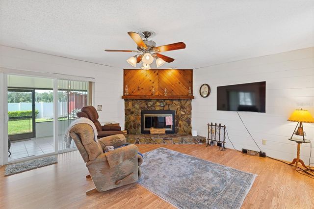 1105 LENNA AVENUE, Seffner, FL 33584