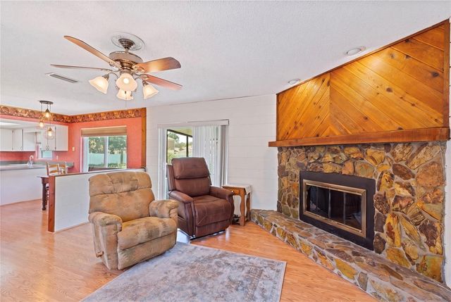 1105 LENNA AVENUE, Seffner, FL 33584