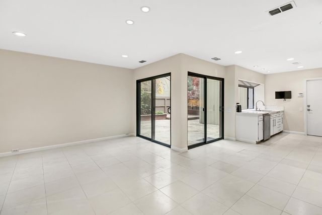 1108 Dunbarton Cir, Sacramento, CA 95825