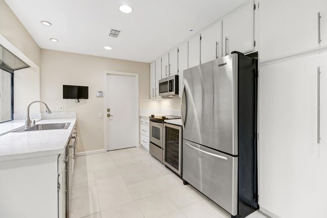 1108 Dunbarton Cir, Sacramento, CA 95825