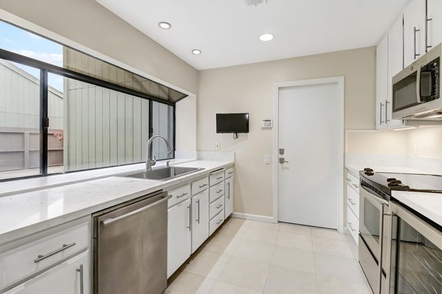 1108 Dunbarton Cir, Sacramento, CA 95825