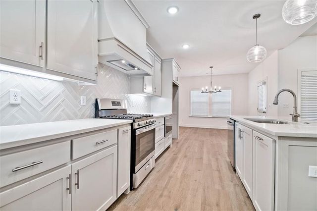 5 Stoneleigh Lane, Bella Vista, AR 72715