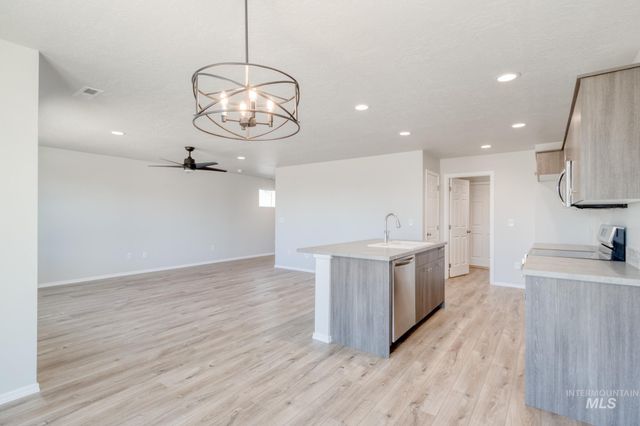 2830 E Valley Wind St, Kuna, ID 83634
