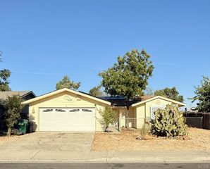 573 Manor Avenue, Hanford, CA 93230