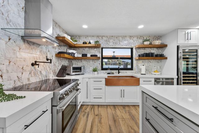 4233 1st Street SW, Vero Beach, FL 32968