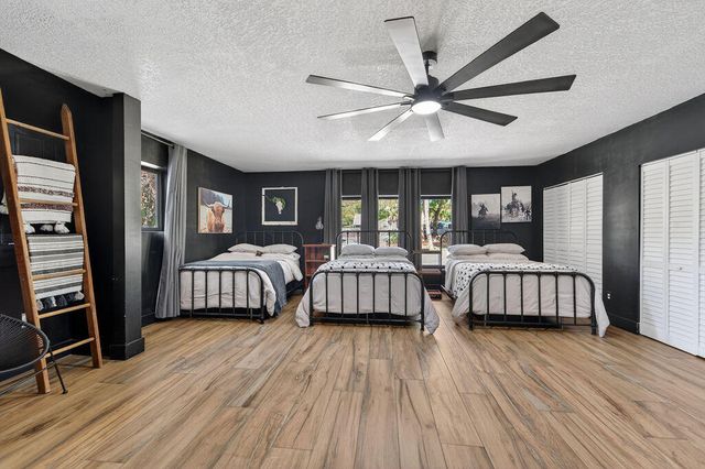 4233 1st Street SW, Vero Beach, FL 32968