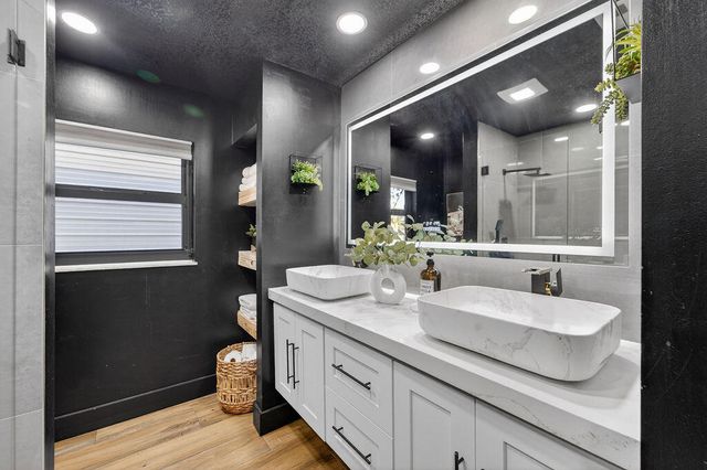 4233 1st Street SW, Vero Beach, FL 32968