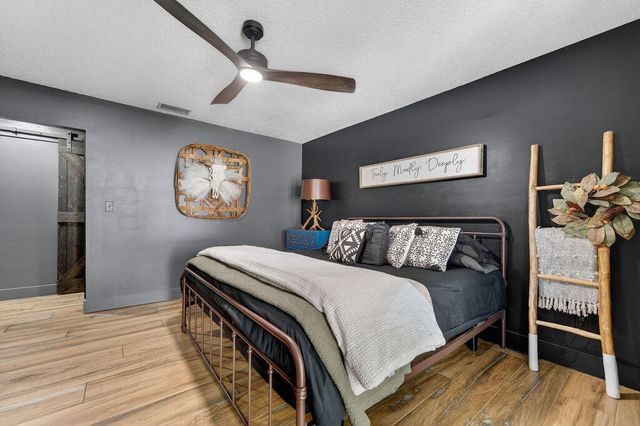 4233 1st Street SW, Vero Beach, FL 32968