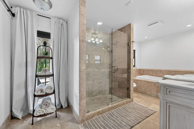 4233 1st Street SW, Vero Beach, FL 32968