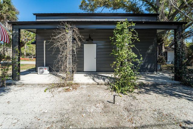 4233 1st Street SW, Vero Beach, FL 32968