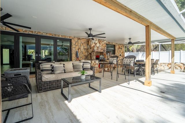 4233 1st Street SW, Vero Beach, FL 32968