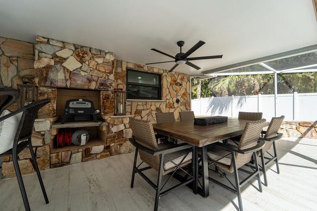 4233 1st Street SW, Vero Beach, FL 32968