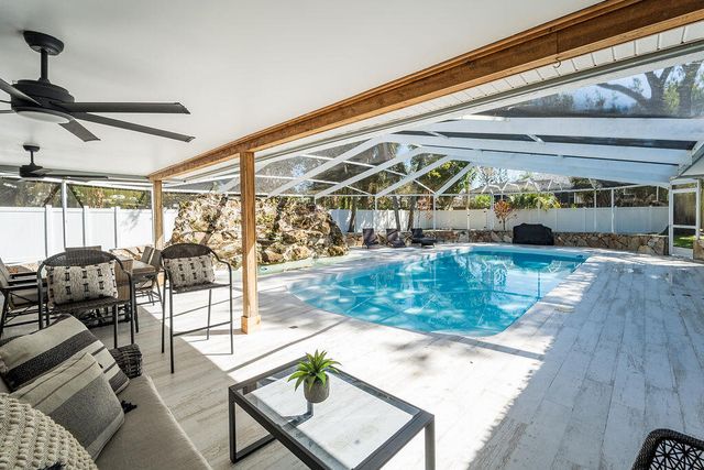 4233 1st Street SW, Vero Beach, FL 32968