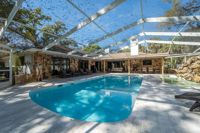 4233 1st Street SW, Vero Beach, FL 32968