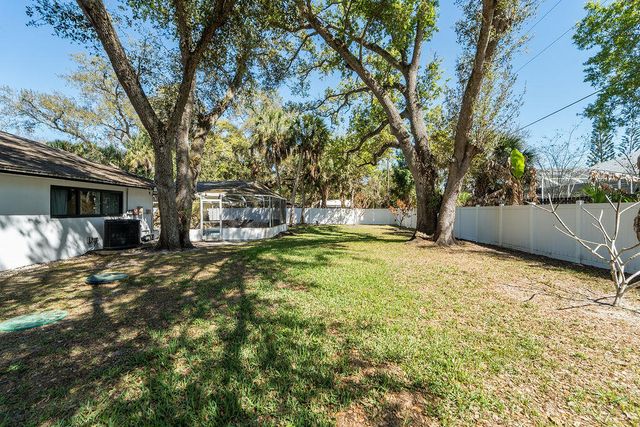 4233 1st Street SW, Vero Beach, FL 32968