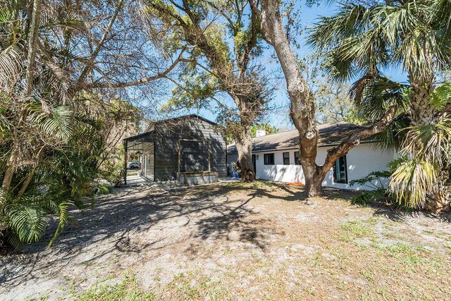 4233 1st Street SW, Vero Beach, FL 32968