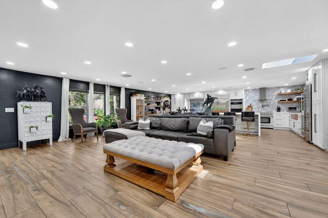 4233 1st Street SW, Vero Beach, FL 32968